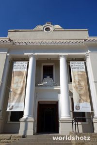 Haupteingang Nelson Mandela Museum